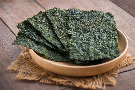 Nori nori - Yaki Nori, literally roasted nori, is a ready-to-use pre-roasted Ita Nori. Because of the convenience, this type is the mainstream nori carried by supermarkets in Japan. Yaki Nori is convenient and used in various dishes, including ramen, tempura, salad, …